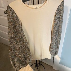 ENTRO✨Adorable Embellished Sleeve Sweater✨Med